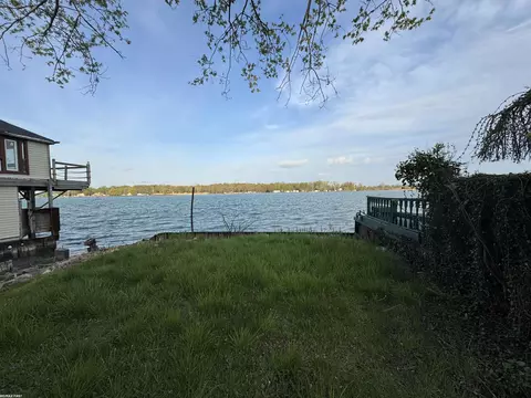 Exterior - 204 Saint Clair River Dr, Algonac, MI 48001 photo 2 of 3