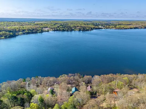 2427 N Bay, Phelps, WI 54554