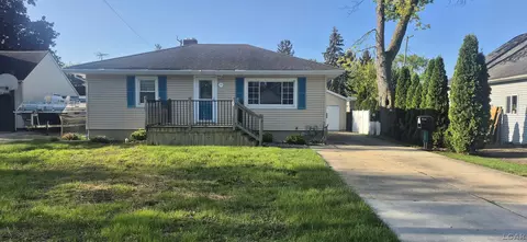 126 E Vesey, Petersburg, MI 49270