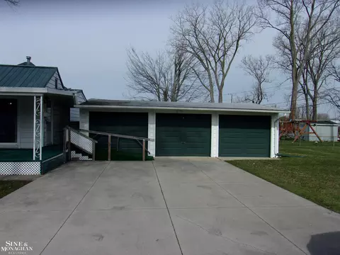 5536 Pointe Tremble, Clay, MI 48001 photo 5