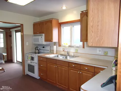 5536 Pointe Tremble, Clay, MI 48001 photo 21
