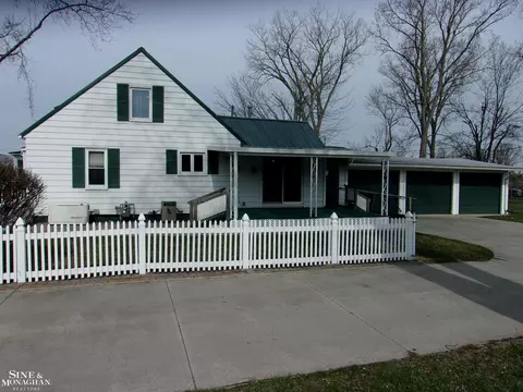 5536 Pointe Tremble, Clay, MI 48001 photo 4