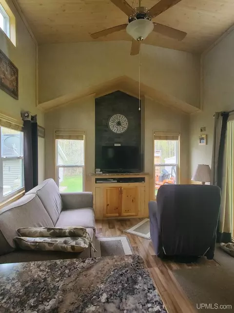 E4381 23rd, Chatham, MI 49816 photo 5