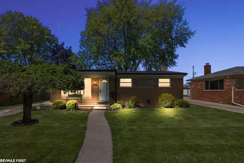 28619 Palm Bch, Warren, MI 48093