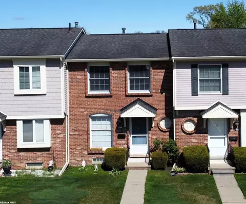 37008 Charter Oaks, Clinton Township, MI 48036