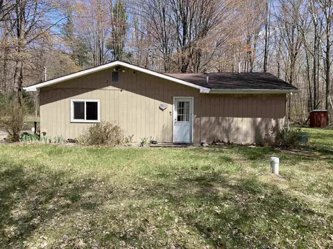 Exterior - 115 S Elm, Gladwin, MI 48624 photo 4 of 14