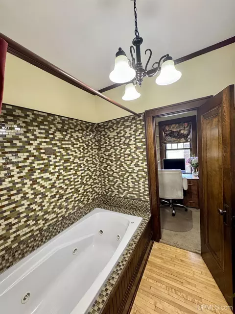 116 S 2nd, Escanaba, MI 49829 photo 8