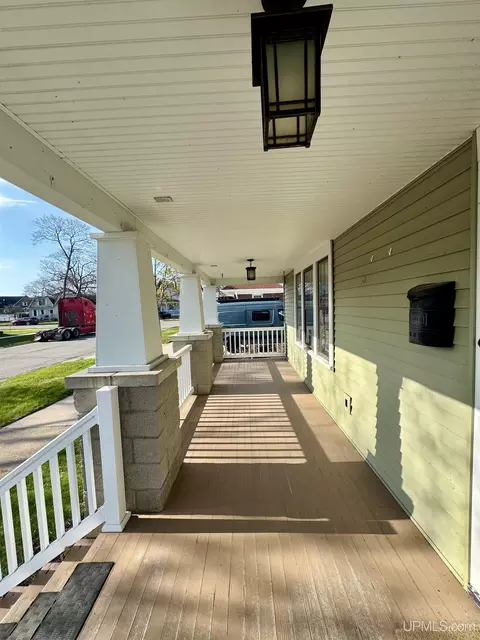 116 S 2nd, Escanaba, MI 49829 photo 3
