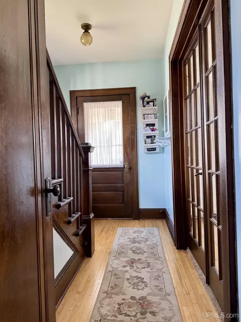 116 S 2nd, Escanaba, MI 49829 photo 4