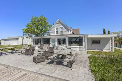 7650 S Channel, Harsens Island, MI 48028