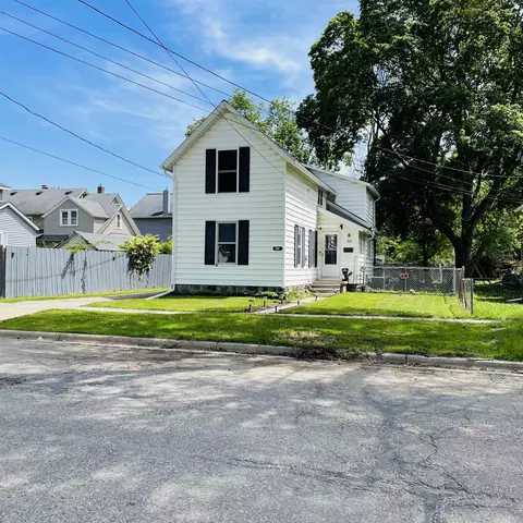 326 N Oak, Owosso, MI 48867
