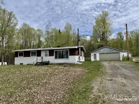 144 N Trybom, Iron River, MI 49935