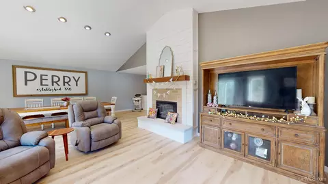 Living - 500 N Westwood, Ishpeming, MI 49849 photo 5 of 6