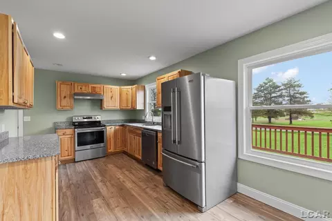 Kitchen - 8080 Burton, Adrian, MI 49221 photo 3 of 6