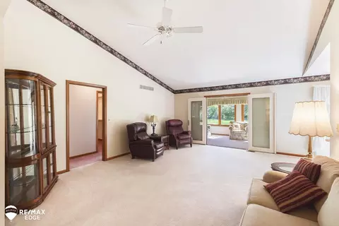 Living - 1141 Shalin, Davison, MI 48423 photo 3 of 5