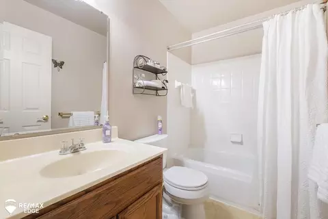 Bath - 1141 Shalin, Davison, MI 48423 photo 2 of 2