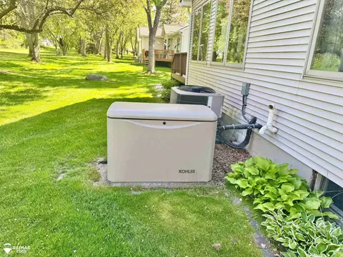 Exterior - 1141 Shalin, Davison, MI 48423 photo 6 of 8