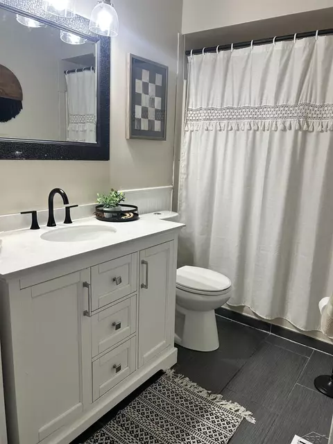 Bath - 7141 Nichols, Flushing, MI 48433 photo 3 of 3