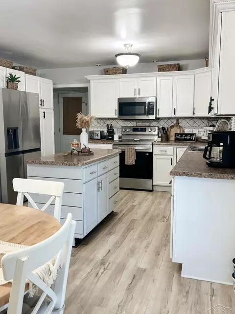 Kitchen - 7141 Nichols, Flushing, MI 48433 photo 1 of 1
