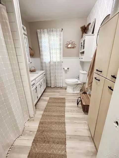 Bath - 7141 Nichols, Flushing, MI 48433 photo 1 of 3