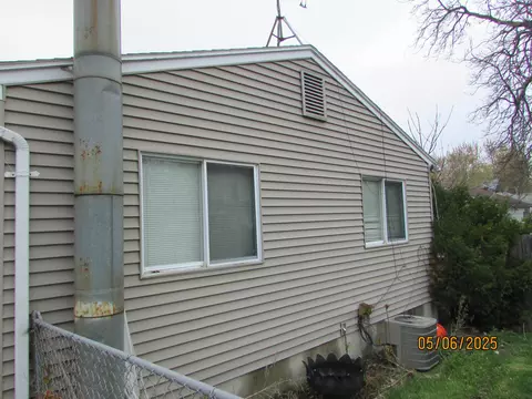 921 Johnson, Flint, MI 48532 photo 3