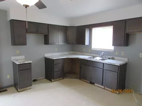 921 Johnson, Flint, MI 48532 photo 11