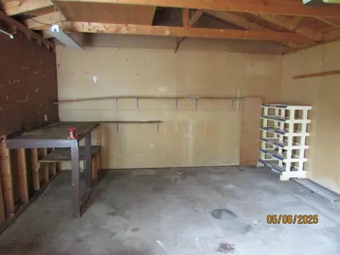921 Johnson, Flint, MI 48532 photo 6
