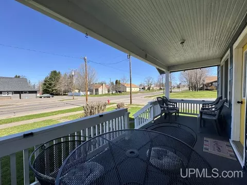 Exterior - 437 N Main, L'anse, MI 49946 photo 4 of 7