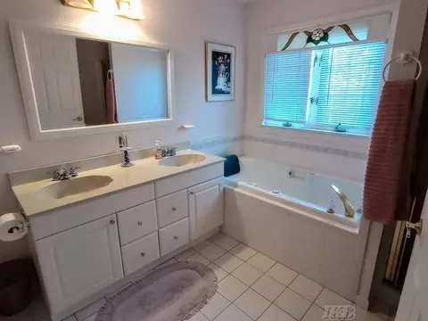 Bath - 1726 Berkshire, Gladwin, MI 48624 photo 1 of 8