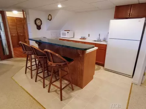 Kitchen - 1726 Berkshire, Gladwin, MI 48624 photo 7 of 8