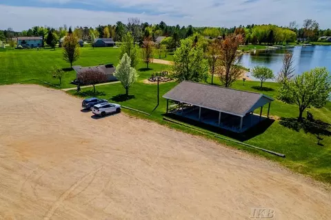 Exterior - 1726 Berkshire, Gladwin, MI 48624 photo 14 of 20