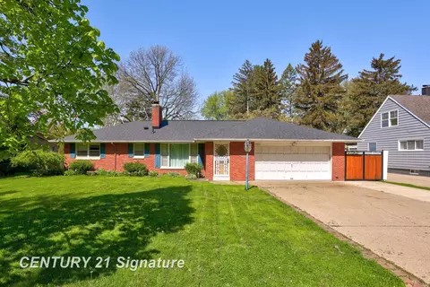 1415 Coolidge, Saginaw, MI 48638