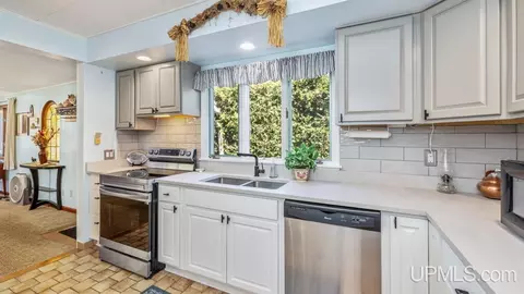730 E Stanton, Iron Mountain, MI 49801 photo 6