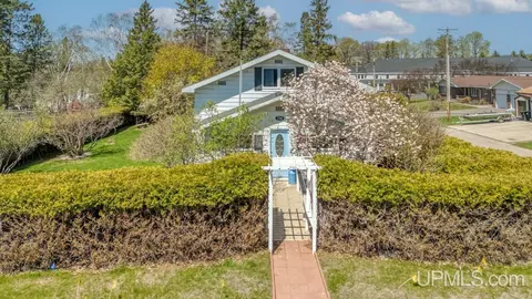 730 E Stanton, Iron Mountain, MI 49801