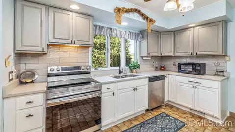730 E Stanton, Iron Mountain, MI 49801 photo 7