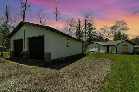 134 Jennings Ter, Gladwin, MI 48624