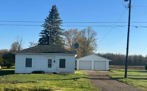 997 E Shaffer, Hope, MI 48628 photo 2