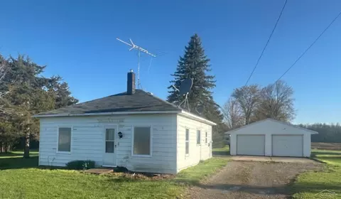 997 E Shaffer, Hope, MI 48628 photo 3