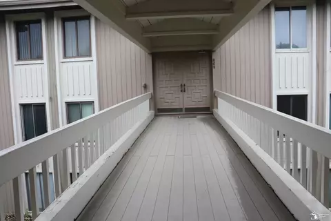 869 Cliffs #204 B, Ypsilanti, MI 48198