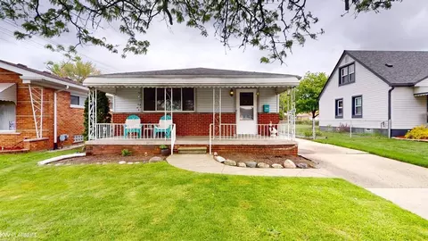 7509 Henry, Center Line, MI 48015
