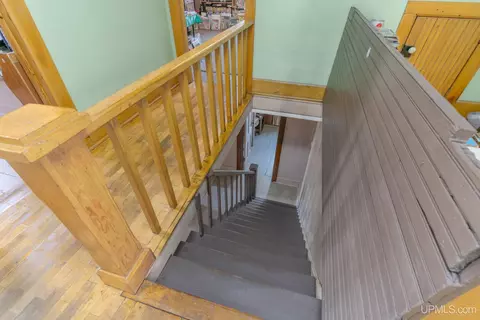 Entry Way - 511 Bell, Channing, MI 49815 photo 8 of 10