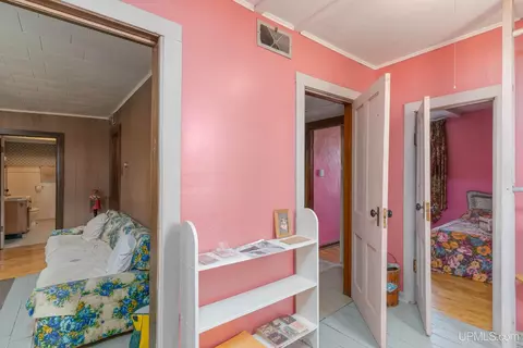 Entry Way - 511 Bell, Channing, MI 49815 photo 6 of 10