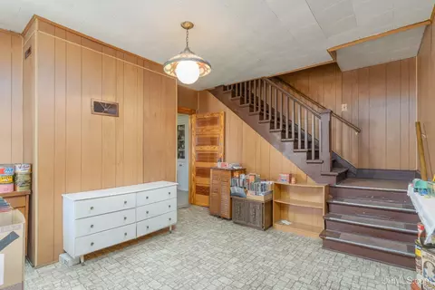 Entry Way - 511 Bell, Channing, MI 49815 photo 2 of 10
