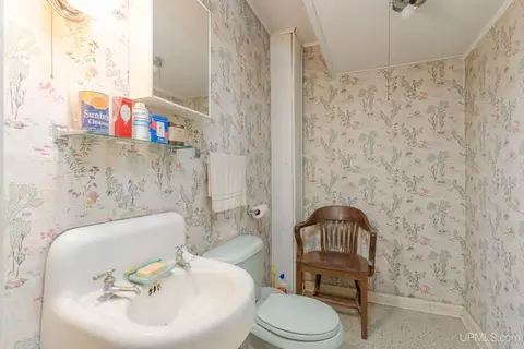 Bath - 511 Bell, Channing, MI 49815 photo 2 of 3