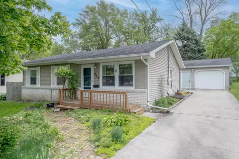 908 N East, Fenton, MI 48430