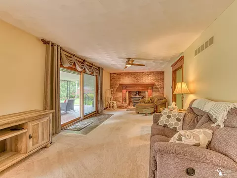 Living - 11370 Butler, Willis, MI 48191 photo 3 of 5