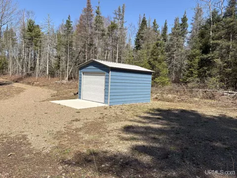 1793 M95, Republic, MI 49879 photo 7