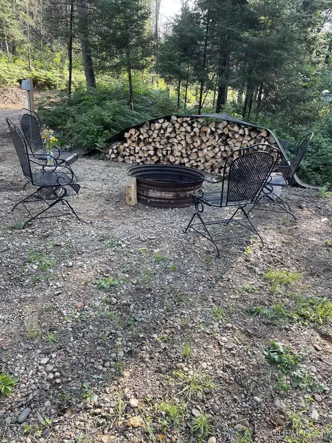 1793 M95, Republic, MI 49879 photo 3