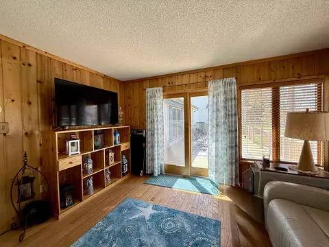 Living - 1543 Loebrich, Gladwin, MI 48624 photo 8 of 12