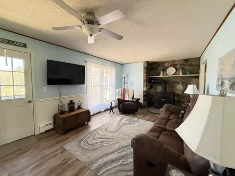 Living - 1543 Loebrich, Gladwin, MI 48624 photo 3 of 12